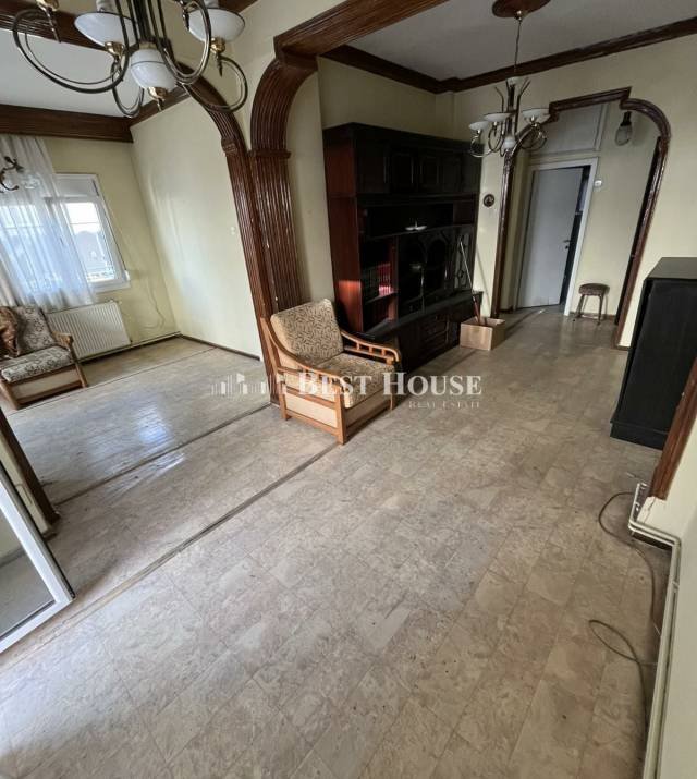 2 CH7285 Nees Photo.jpg